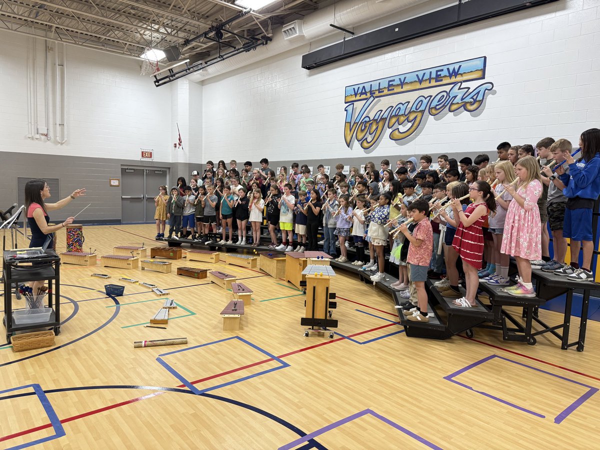AP_SharpVV's tweet photo. Shout out to our fourth graders for crushing their concert today.  #singingsquad #nailedit https://t.co/s28Hf8F81Z