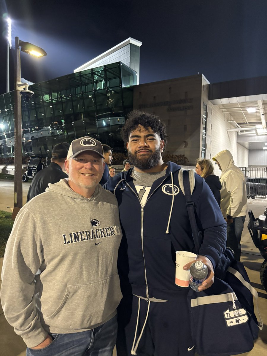 RichSchell's tweet photo. Congrats big dog! @vegaioane17 https://t.co/8AInUxKy5K