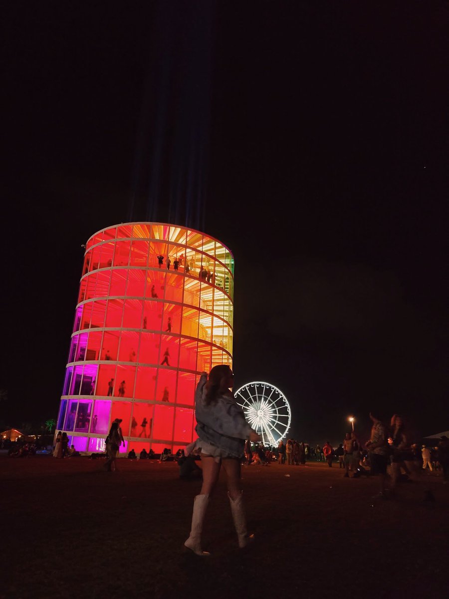 alyza_xXx's tweet photo. Coachella Day 3 https://t.co/j2h1rIQNkx