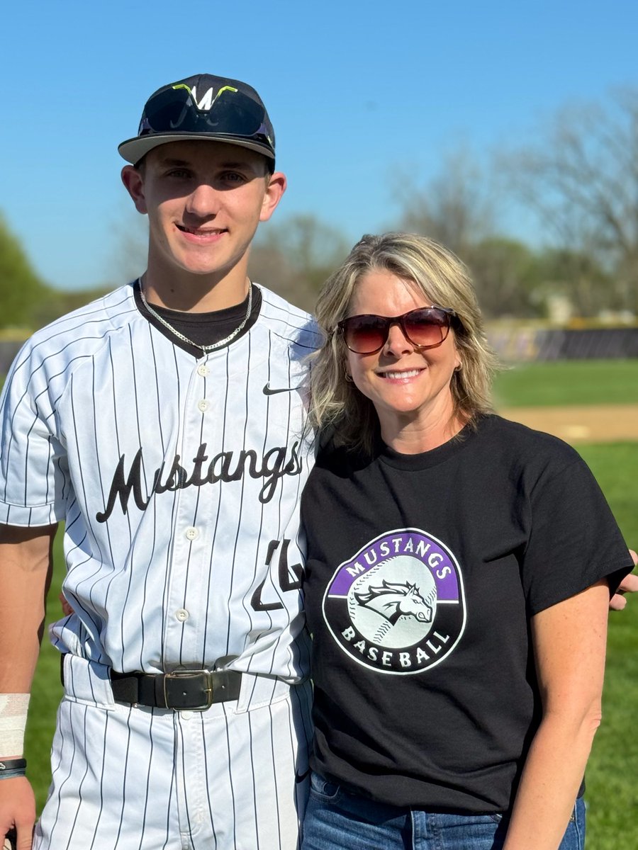 mary luckritz tweet media