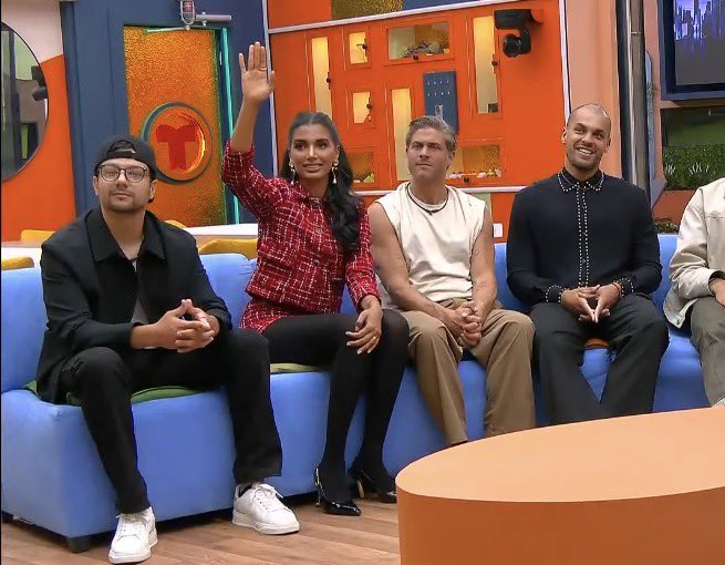 De todos los “guerreros de la luz”, y aun con sus errores, en este punto estoy con Celinee. No puedes tenderle la alfombra roja a tu mayor enemigo.

Hoy Fabio sale fortalecido precisamente por eso: sus sinceramientos partieron de reconocer que es mejor que ellos y de admitir que