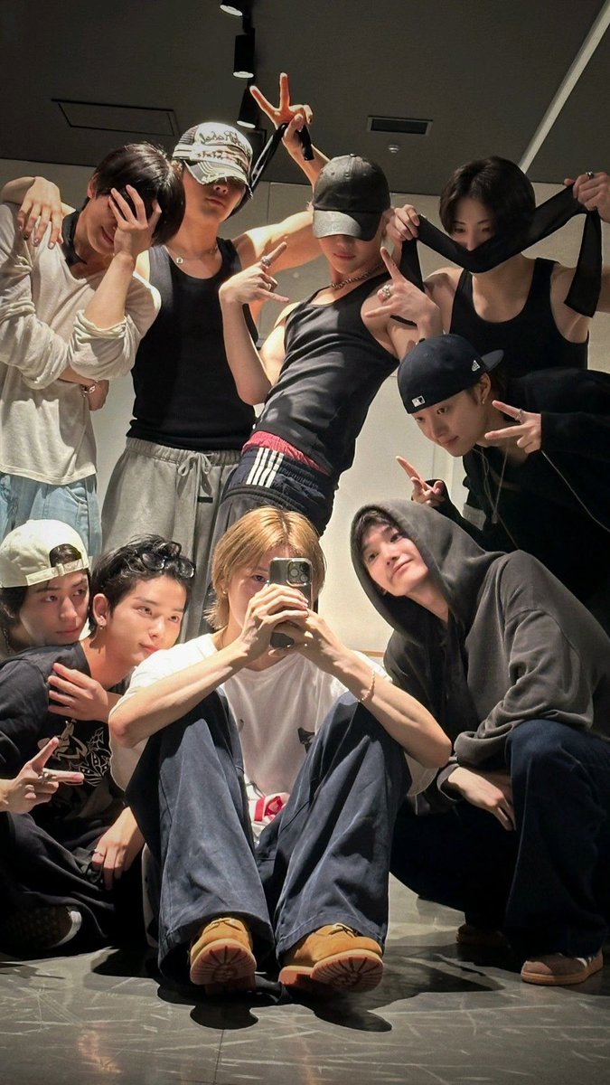 ⊹ ࣪ ﹏𓊝﹏𓂁﹏⊹ ࣪ ˖ Blue 𓆝 𓆟 𓆞 𓆝 tweet media