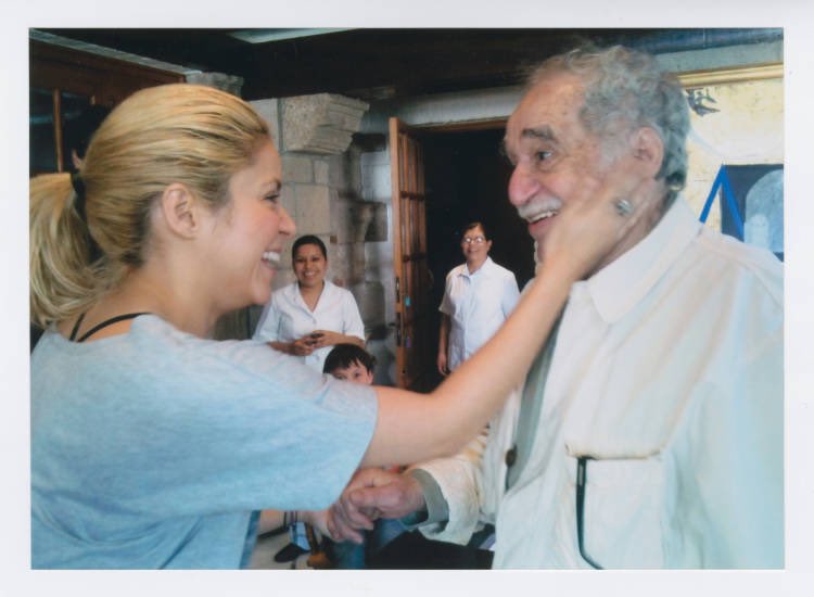 “Nada que se diga o no se diga de Shakira podrá ya cambiar su rumbo de artista grande e imparable.”

 — Gabriel García Márquez, 2001