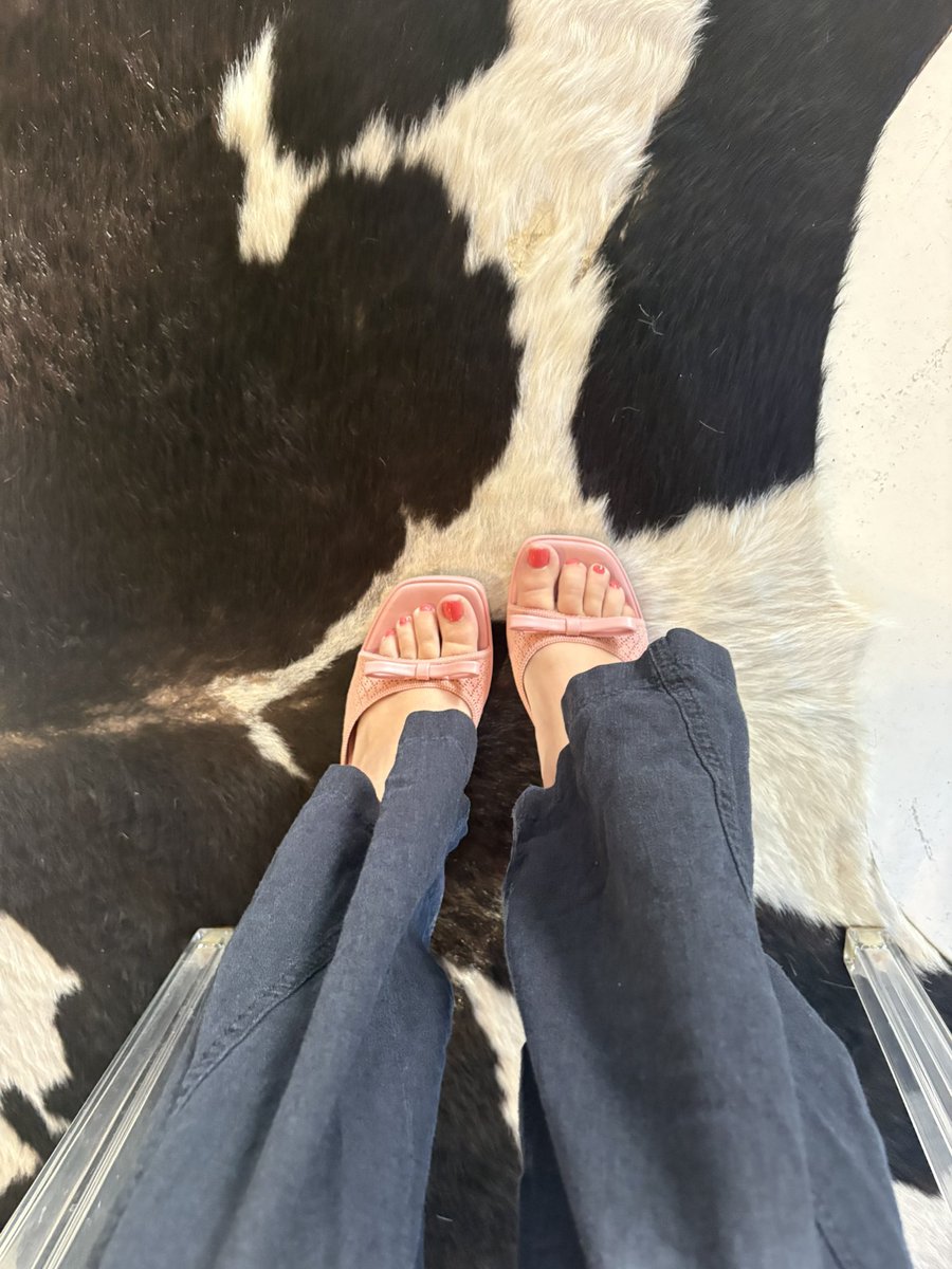 ToeWanders's tweet photo. I’m always selling if anybody wants to buy :)
#feetfetısh #feetfinder https://t.co/uwkUrVnw7x