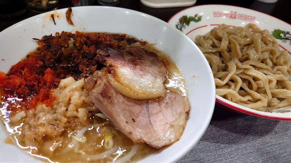 さぁ、本日も 元気いっぱいやっております！！！ 仕込みの都合により