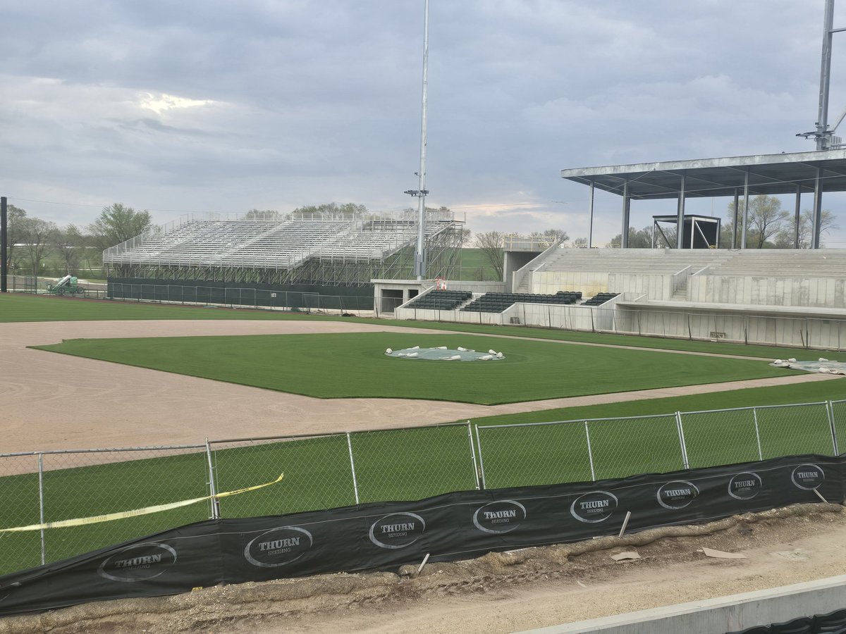 JasonEWhite's tweet image. Who is ready for a summer of baseball @ the Field of Dreams? #BringItHome @MLB @Dyersville #YouCanBeGreatHere @IowaCubs #greaterdubuque @NWLbaseball