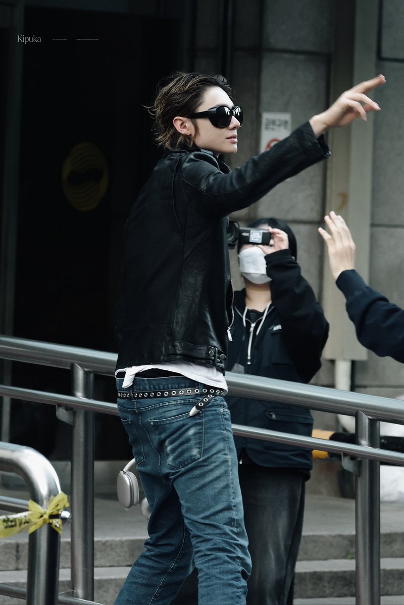 FKUBUYER tweet media