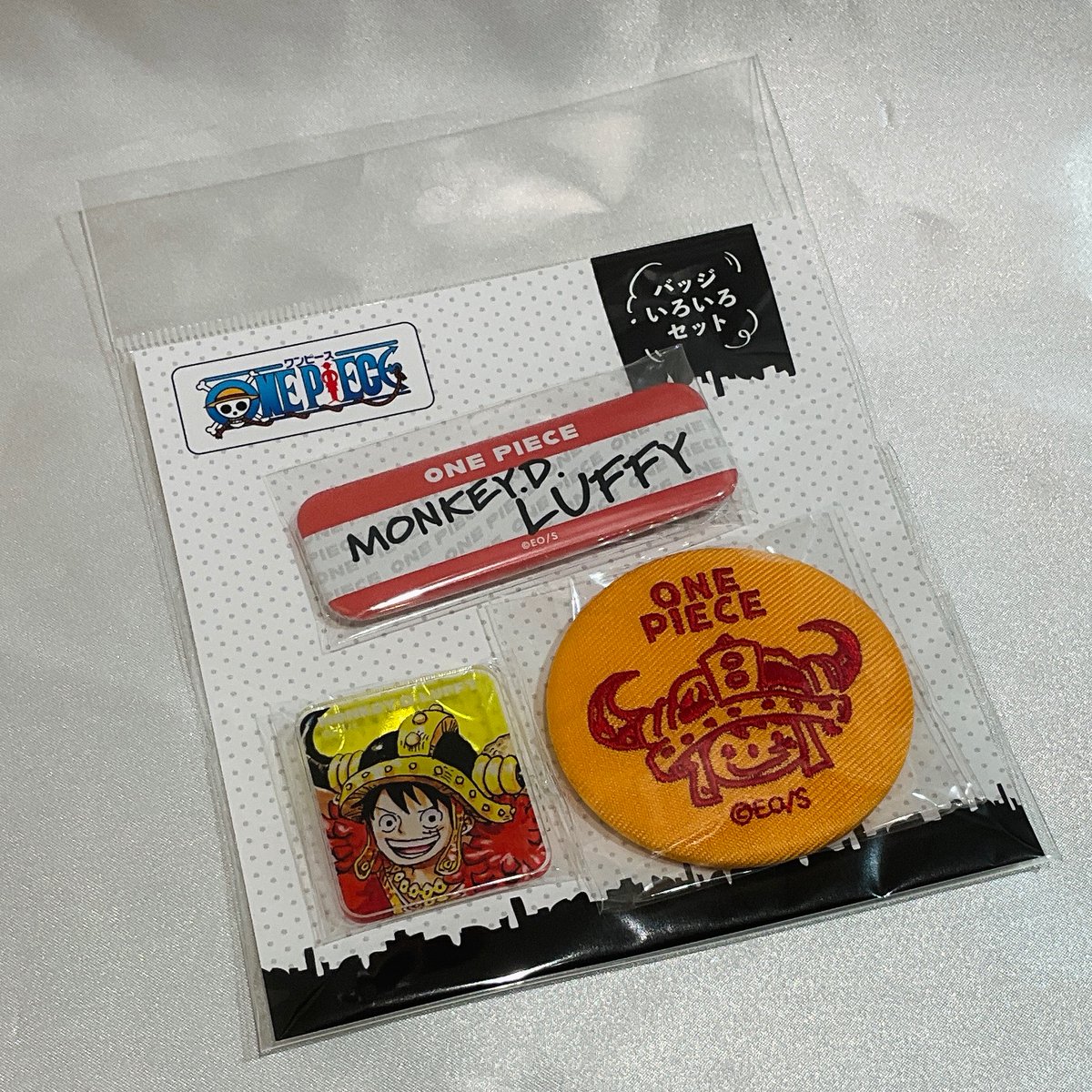 【新商品】原画商品
『ONE PIECE』バッチいろいろセット(アクリルバッチ・缶バッジ・刺繍バッチ)
1,760(税込)

好評発売中！
#麦わらストア #ONEPIECE