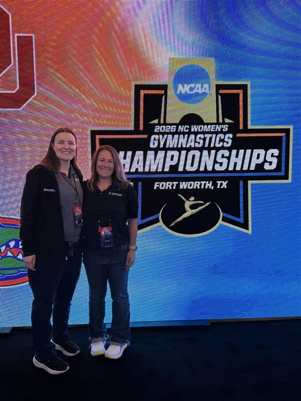THSportsMed's tweet photo. Our PT, Michelle and sport medicine physician, Dr. Kester, volunteered as part of the medical team at the NCAA Gymnastics Championships this weekend. It was an amazing meet and fortunately no injuries! https://t.co/fodVg9ONCc