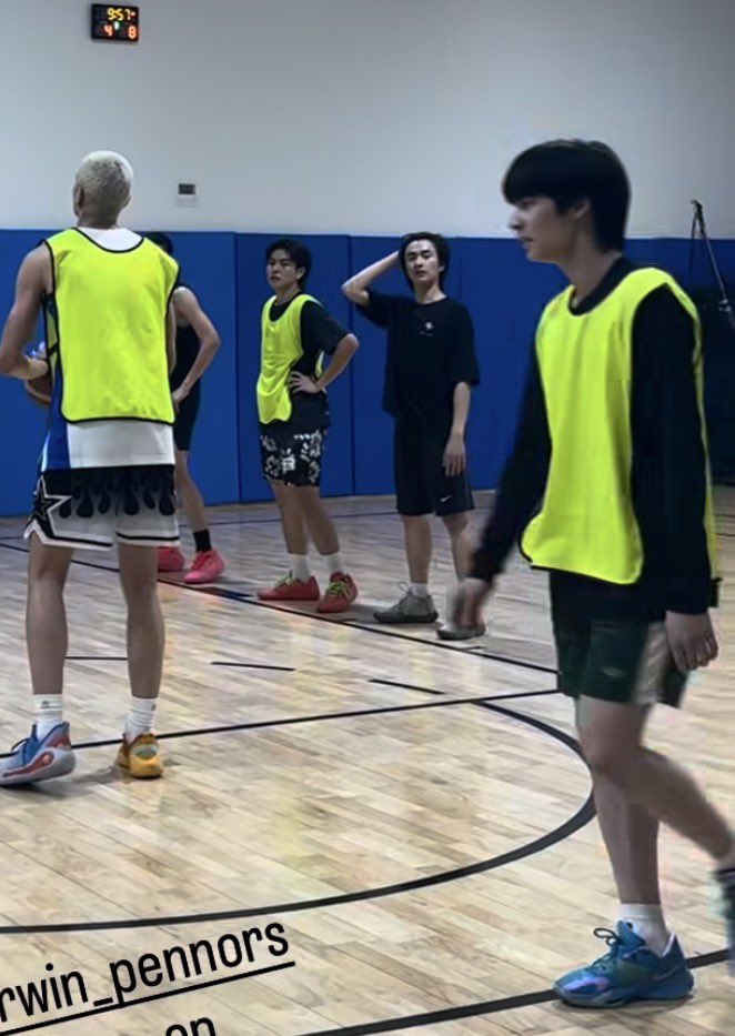 VVV_SYNC tweet media