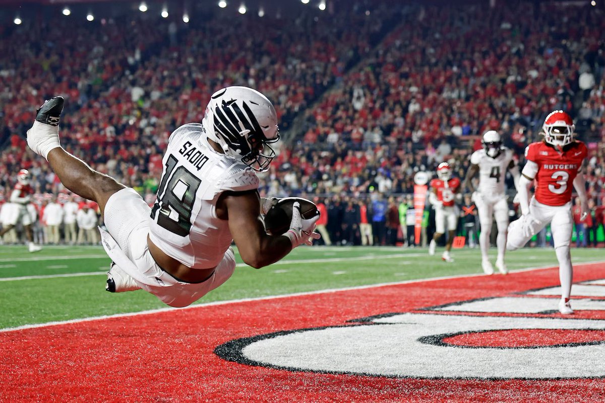 Jets fans, this is the kind of offensive weapon that changes how Sundays feel. Kenyon Sadiq is now a NY Jet at No. 16 overall. A big, athletic TE like this gives the whole offense a new dimension and real confidence in the middle of the field.