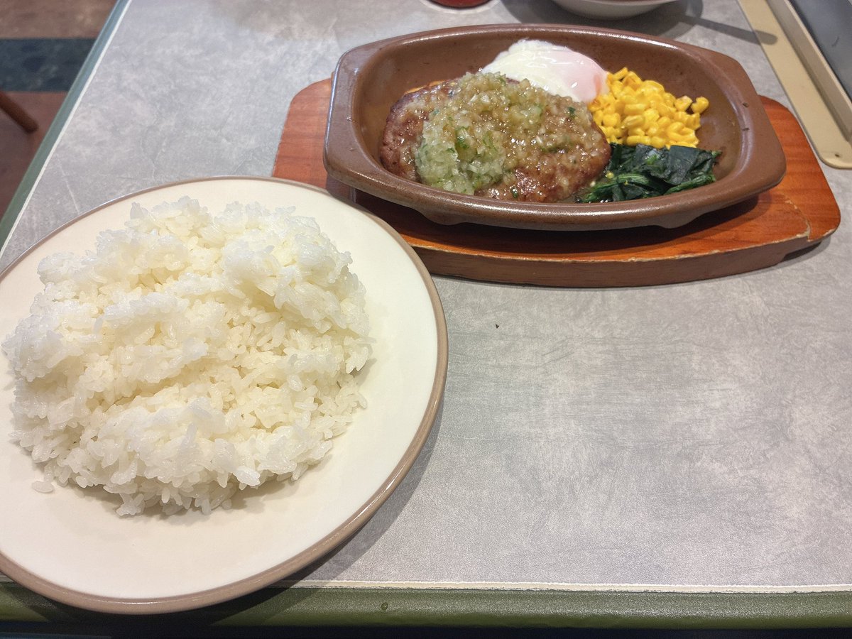 HU1hr's tweet photo. 朝食メニュー

体型向上なために栄養素載せていきます

【合計栄養素】
• エネルギー：1,272 kcal
• タンパク質：45.4g
• 脂質：59.6g
• 炭水化物：129.9g

#サイゼリヤ　#朝活　#ダイエット　#筋トレ https://t.co/CSdawFtZjv