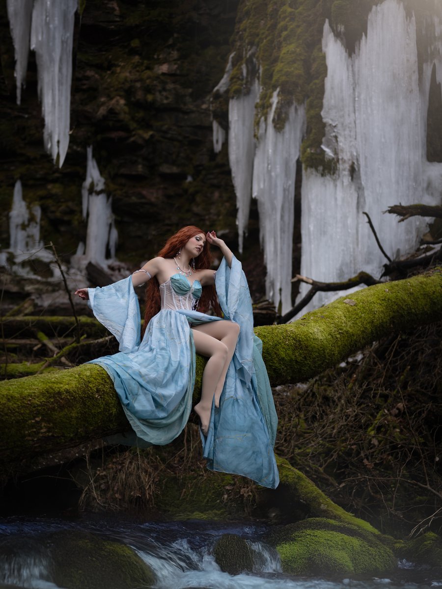 MiccostumesFrr's tweet image. L'océan a coulé ses couleurs dans ma robe. 🫧

🔍263703
cosplay par @toxic_nyan_girl 

#miccostumes #medieval #mermaidcore #fantasy #gradientdress #mermaid #ethereal #oceanvibes #blue #princess #cosplaycostume #cosplayer #medievalcosplay #fantasycostume #aesthetic #cosplaystyle