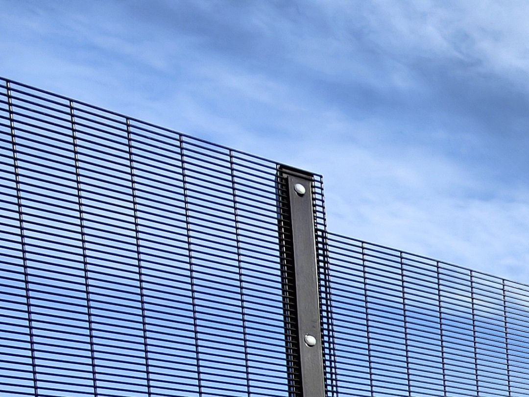 XFFilter's tweet image. Looking for strong, clean lines on your project? Our welded mesh &amp;amp; zinc steel fences offer long life, anti-rust coating and fast installation for contractors worldwide. Free project quotes via WhatsApp: wa.me/+8619932383113
#fence #wiremesh #securityfence #358fence