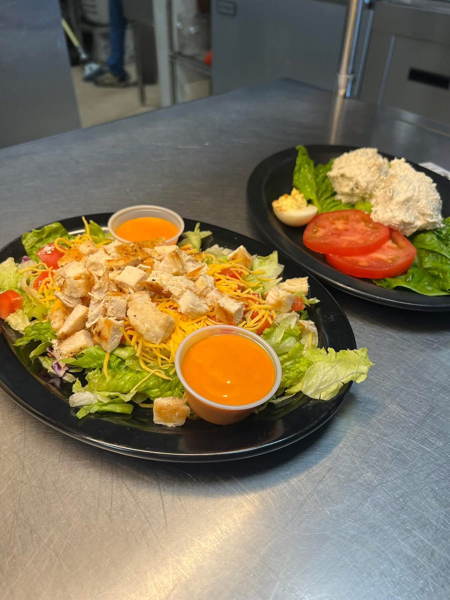 Pot_Luck_Cafe's tweet image. Chicken Chef Salad, Chicken Salad Plate. (Fresh made) 🐔
#chickensalad 
#chefsalad