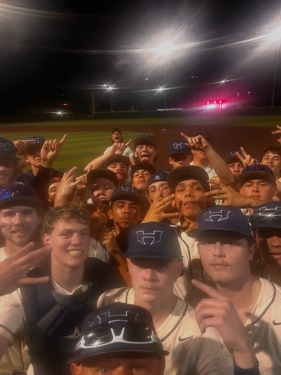 HendricksonBB's tweet image. Hawks get the win to sweep the series and earn #1 seed in D1. Playoff details soon. #igyb #bluecollarboys #winningisfun #freebaseball
