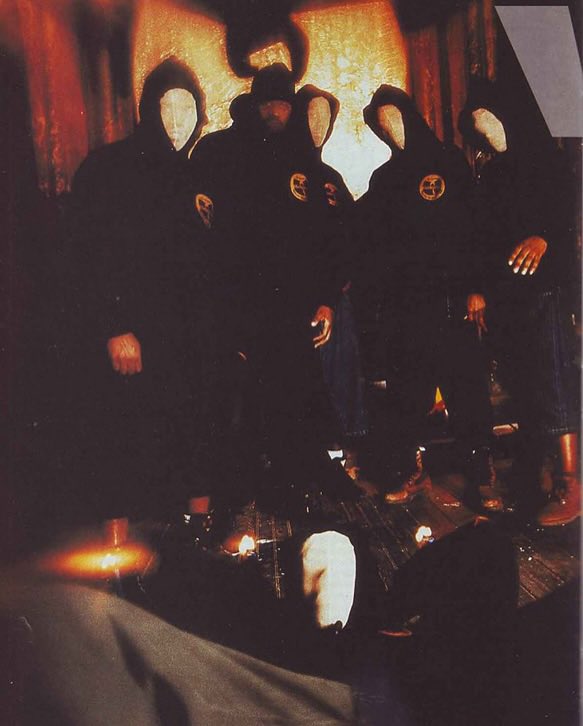 Passionweiss's tweet photo. The Wu photographed for the cover of "Enter The Wu-Tang"

By Danny Hastings https://t.co/36pQpCJyMw