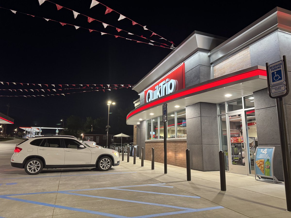 kthomas314's tweet photo. The northside of O’Fallon finally has a @QuikTrip!!!  It opened today on North Main Street (a couple blocks north of I-70).  🙌🏻  I believe this marks the 6th QT within the city limits of O’Fallon. https://t.co/DvxIrwMIS8