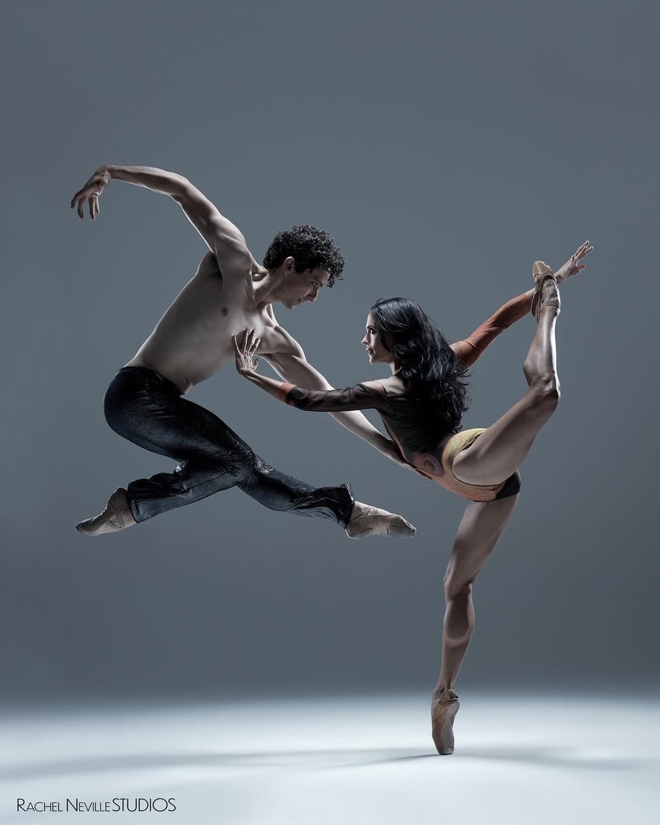 DuongHuong70229's tweet image. Two artistic souls in perfect resonance, co-creating a living masterpiece. #ballet
📸NYC Dance Photography