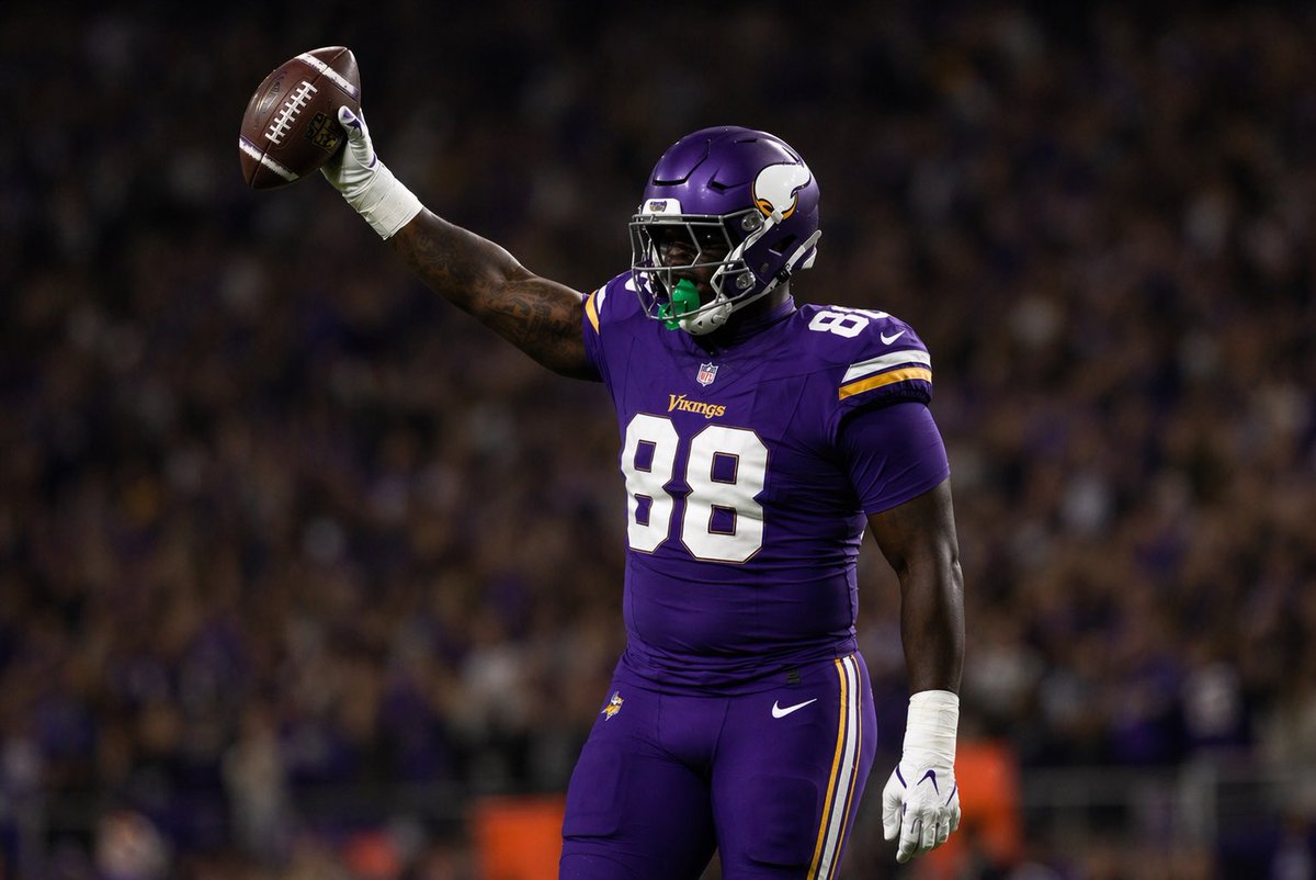 mar23jorge's tweet photo. Vikings select Caleb Banks with the 18th pick! https://t.co/4p575zmpuf