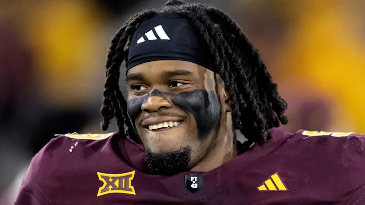 42mathias_'s tweet image. E O ANFITRIÃO VAI DE MAX IHEANACHOR! O jogador do Junior College sai para os Steelers!

- Fisicamente preparado
- Boa envergadura
- Tranquilidade contra grandes jogadores

#NFLDraft #SteelersNation