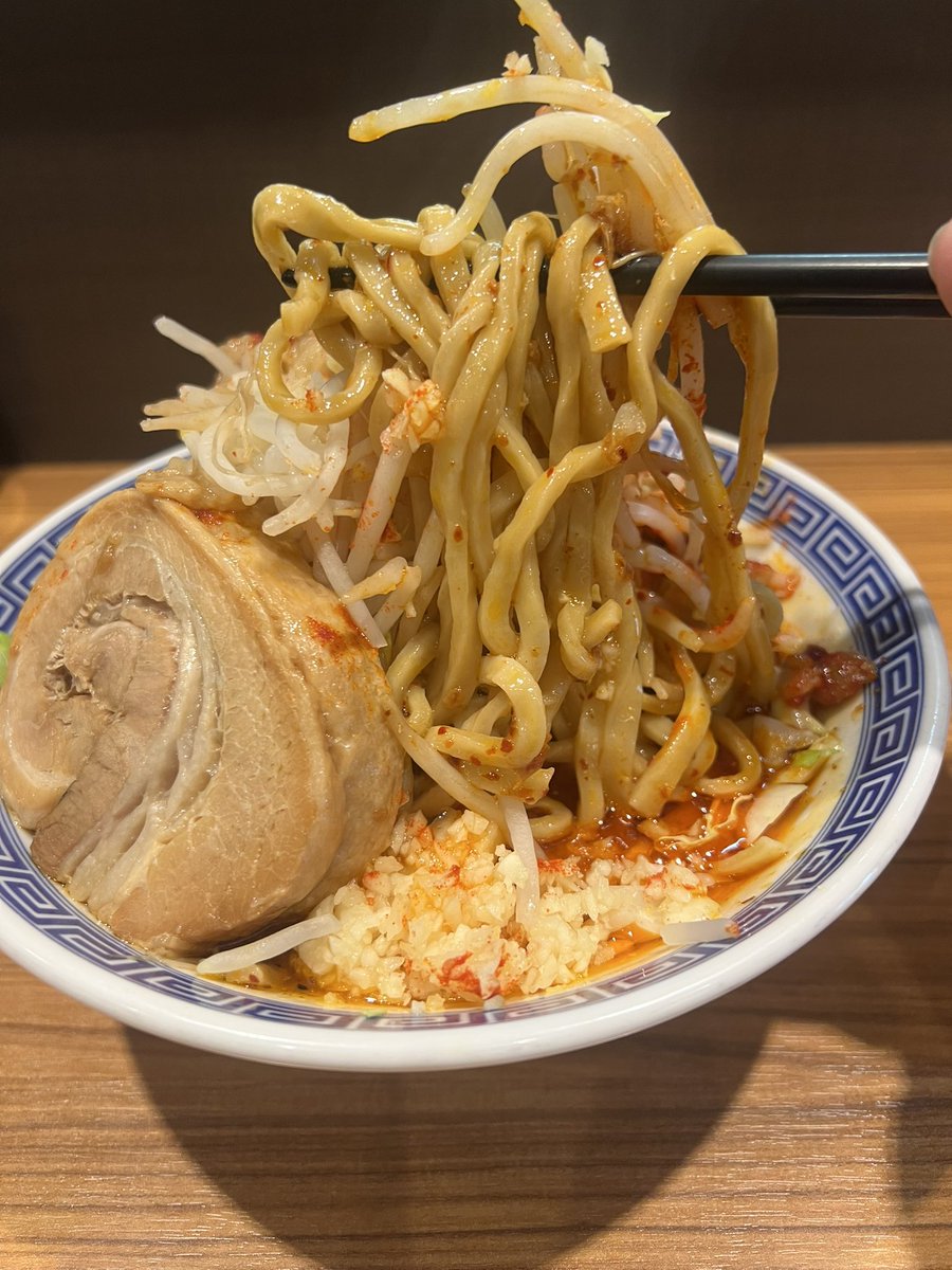 本日のご案内♪

昼の部
11:30〜14:30

夜の部
18:00〜21:00

・“魅惑のミニ背脂丼
・炙り豚飯
　　　
選べる豚一枚券♪
◦通常豚
◦ローストポーク3枚

🌟㊙️ボタン
⚠️ローング炙りチャーシューお休み
端豚詰め合わせ