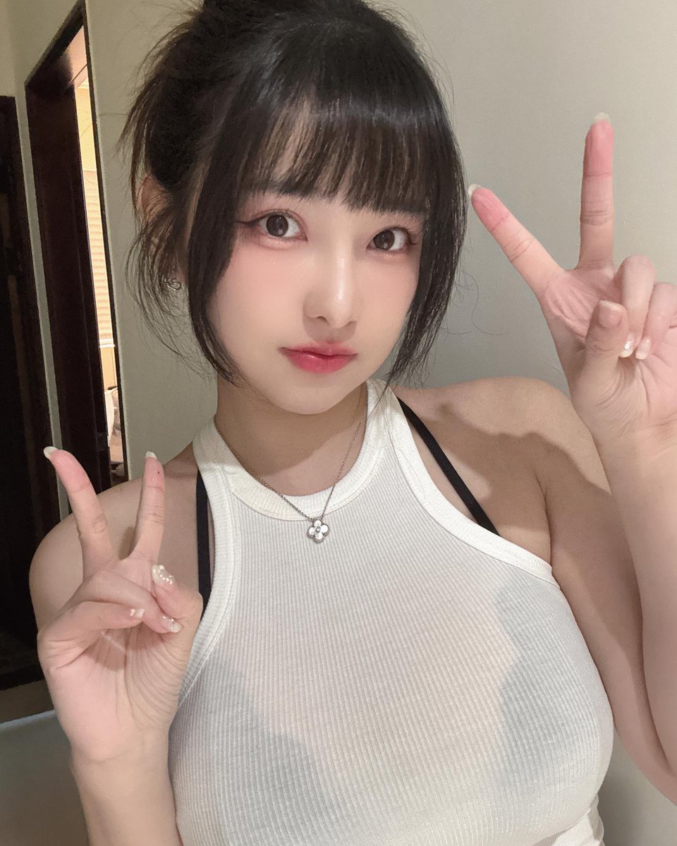 Fdkdjufye's tweet photo. 哥哥说想不戴t做一次  他不会射里面的，结果还是🐍里面了  他说没忍住。。。。我想知道这是故意的吗？？ #香港 #HongKong #香港約炮 #香港按摩 #ptgf #香港線下 https://t.co/3fo2Furw5i