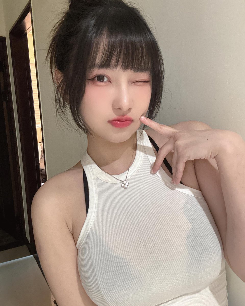 Fdkdjufye's tweet photo. 哥哥说想不戴t做一次  他不会射里面的，结果还是🐍里面了  他说没忍住。。。。我想知道这是故意的吗？？ #香港 #HongKong #香港約炮 #香港按摩 #ptgf #香港線下 https://t.co/3fo2Furw5i