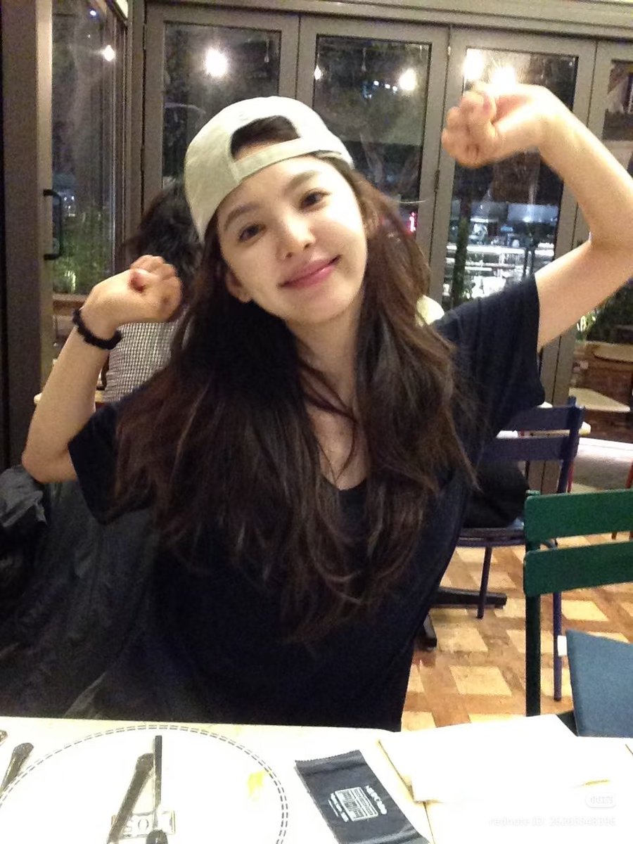 zhang ruonan files tweet media
