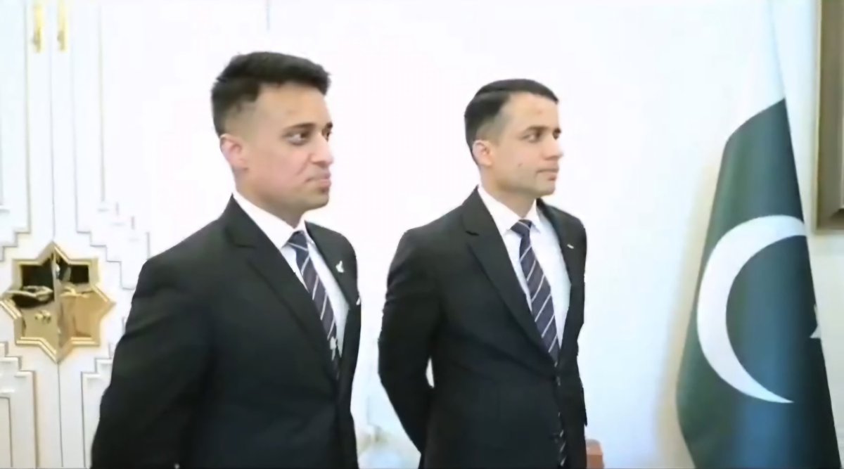 RaiReportMedia's tweet image. 🇵🇰 #Pakistan's first #Astronauts - Muhammad Zeeshan Ali and Khurram Daud - who have been shortlisted to participate in 🇨🇳 China’s manned space programme. #PakistaniAstronauts #SUPARCO #PakistanSpaceProgramme