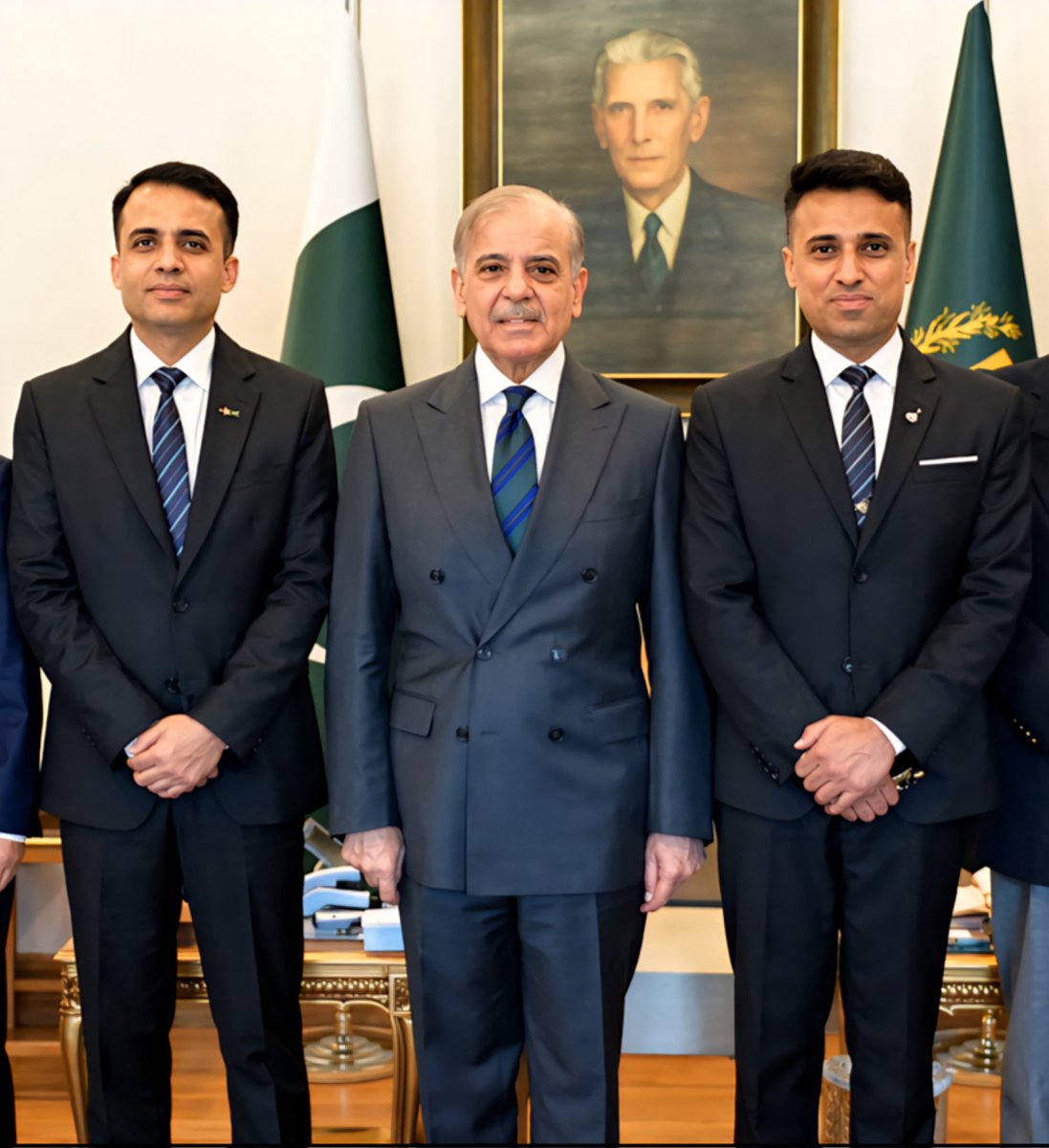 RaiReportMedia's tweet image. 🇵🇰 #Pakistan's first #Astronauts - Muhammad Zeeshan Ali and Khurram Daud - who have been shortlisted to participate in 🇨🇳 China’s manned space programme. #PakistaniAstronauts #SUPARCO #PakistanSpaceProgramme