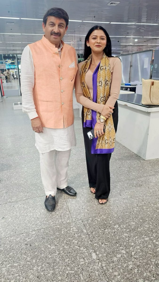shaaron1993's tweet photo. No amount of praise would be enough to describe the respected Shri MANOJ Tiwari Ji🙏 as an exceptional artist, singer, and leader, as he is. He is an even more exceptional, human being, and I offer my heartfelt gratitude to Mata Raniji🙏 for bringing us together once again🧿🙏 https://t.co/JdCRMvBanA