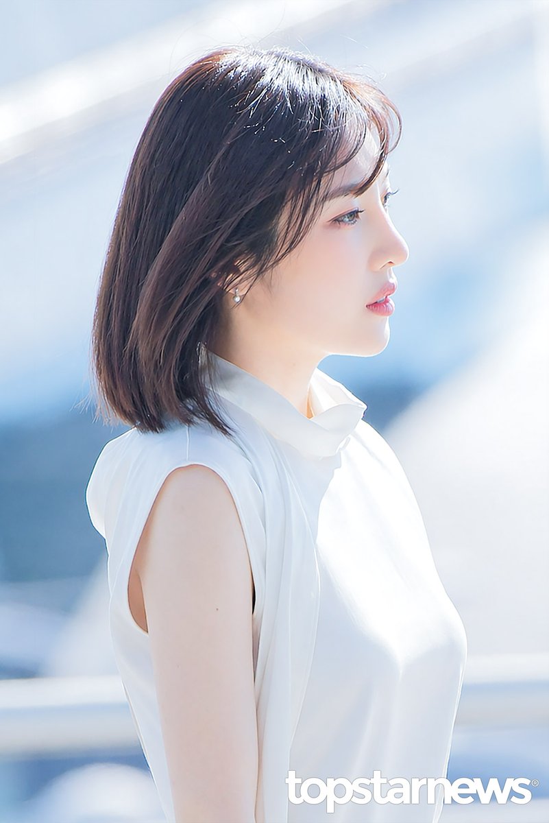 TSN_PHOTO's tweet image. [HD포토] 레드벨벳 조이, ‘여름의 향기가 느껴지는 단발 미모’ (인천공항 출국) #조이 #JOY #레드벨벳 #RedVelvet #JOY_SPLASH #팬미팅 #인천공항 #출국 #입국 #프리뷰 topstarnews.net/news/articleVi… &amp;lt;- Original Photo