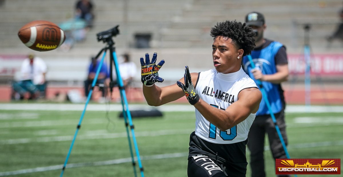 ShotgunSpr's tweet image. Congratulations to #USC WR Makai Lemon on being selected in the first round No. 20 overall by the @Eagles!

Congrats as well to Mike, Brandy and the entire Lemon family. Philly fans are going to love Makai. He fits the city's ethos perfectly.