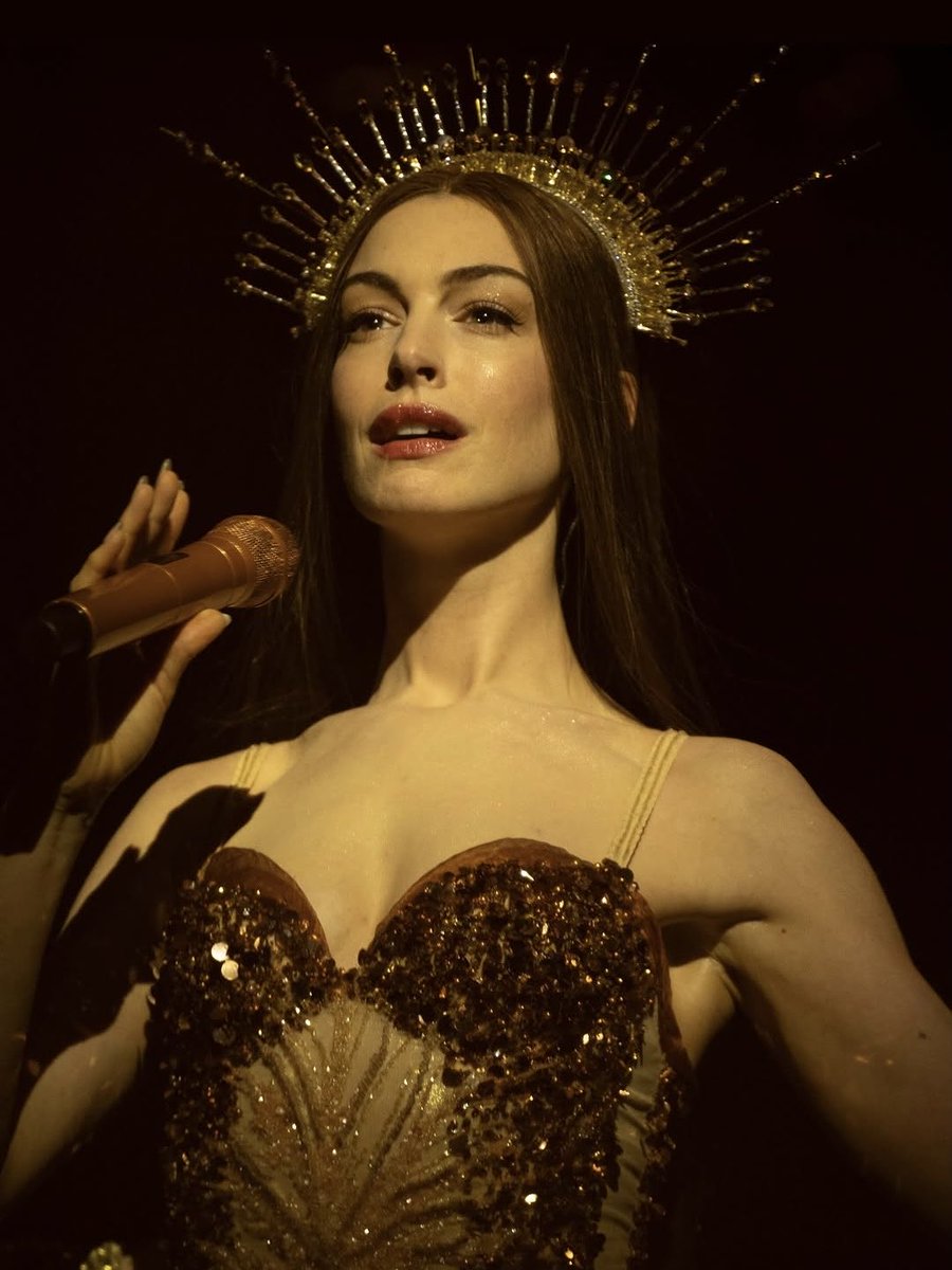 anniecrave's tweet photo. New photo of Anne Hathaway for Mother Mary! https://t.co/EVh3M2HKvU