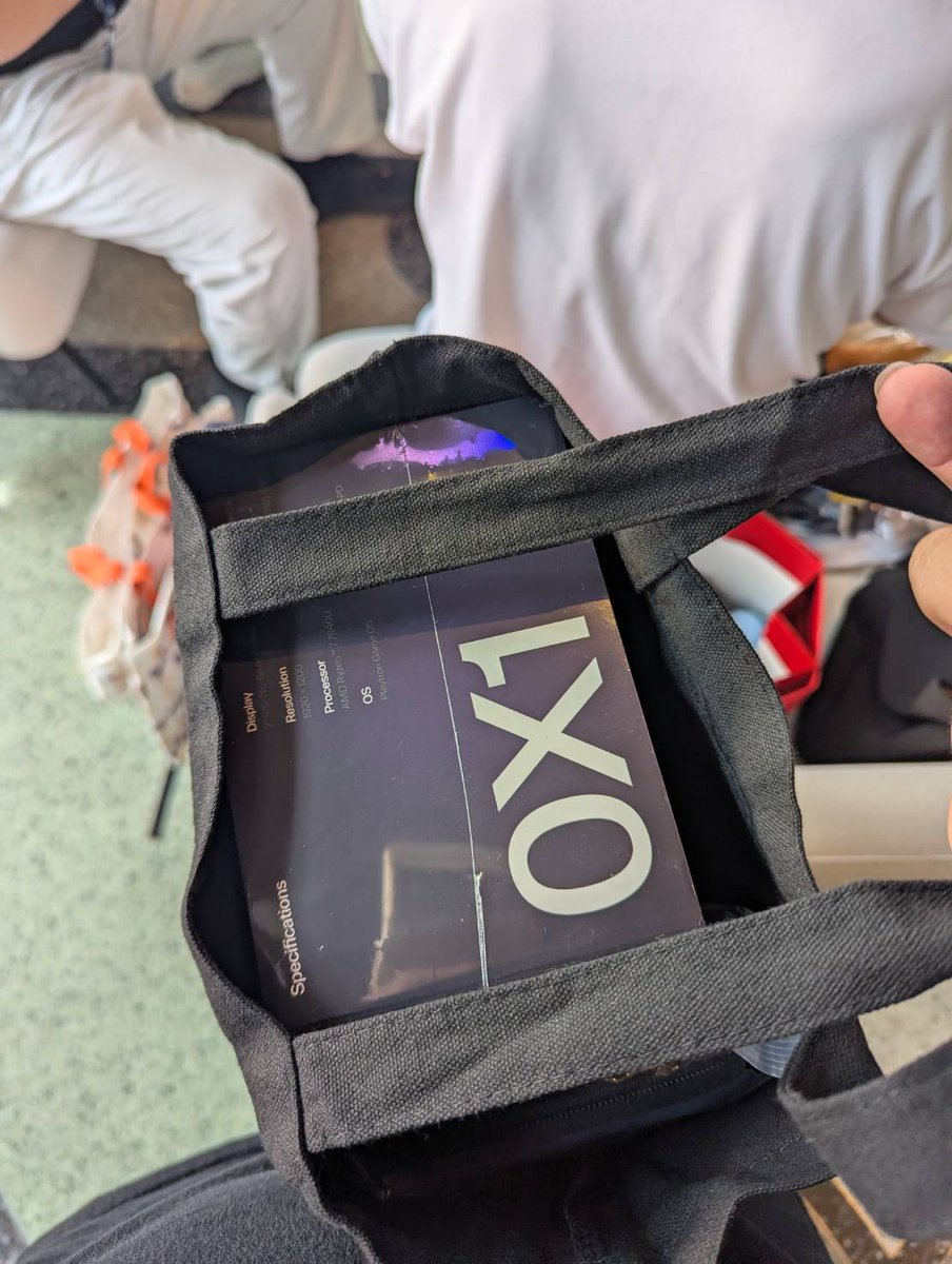 Liquidlink_io's tweet photo. This is the best gift I received at the web3 event, a @SuiPlay !

Get a portable console for no reason, thank you @SuiNetwork , I think join sui connect in Hong Kong is the best investment in 2026. https://t.co/EC5xfa8WkW