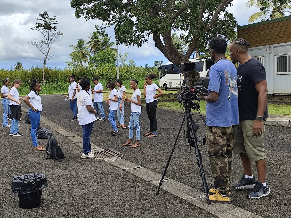 CGRichardSamuel's tweet image. #EDD #PEAC Racines en mouvement, projet pour sensibiliser à la sauvegarde des zones humides de Guadeloupe. Aujourd'hui, tournage des 5eCHAT de @CGRichardSamuel à la Maison de la Mangrove: silence, moteur, ça tourne! @AcGuadeloupe @GuadeloupeEdd @DAACGuadeloupe