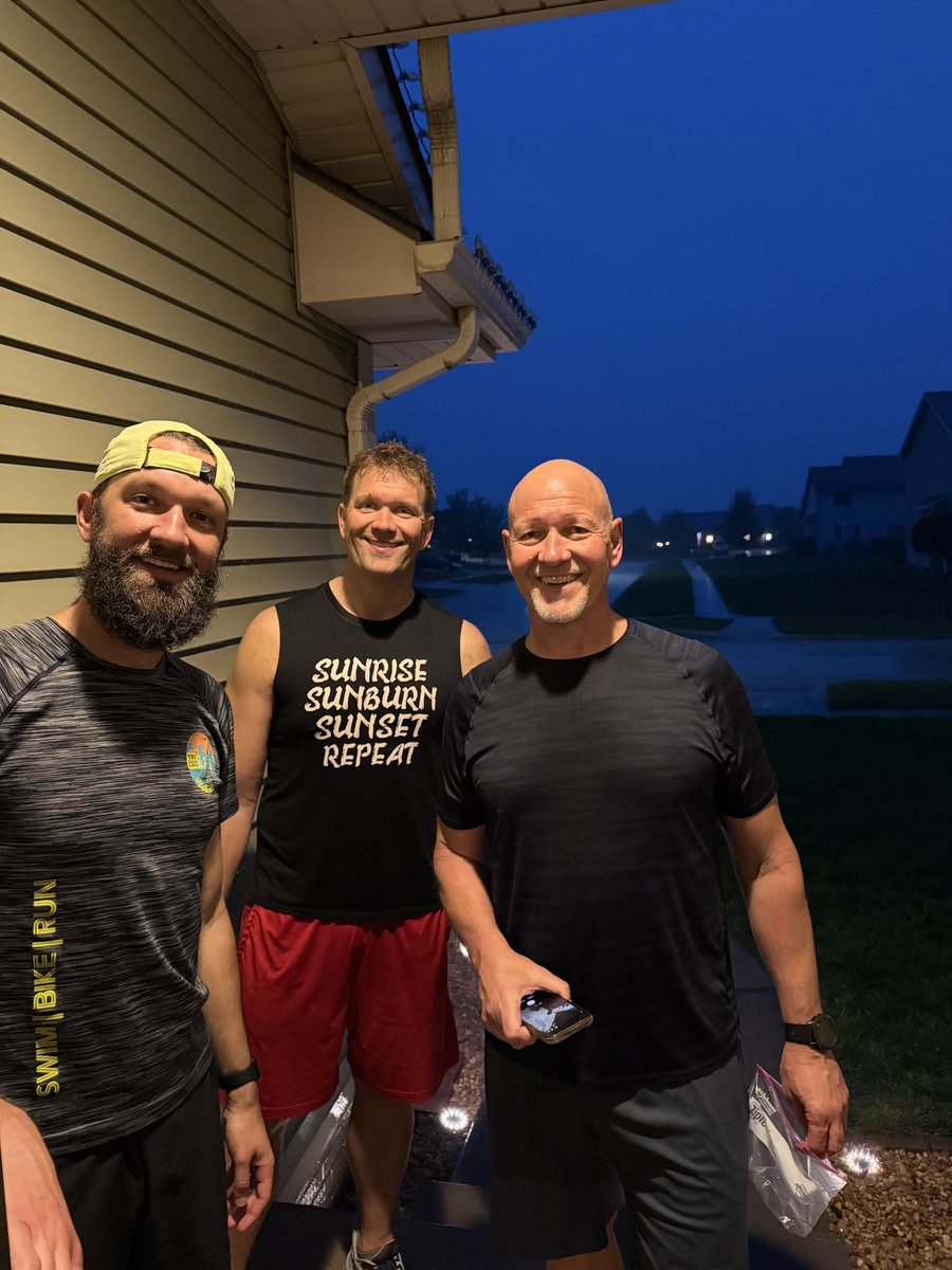 bigmattpaulsen's tweet image. Hello Thursday!! And RUN STREAK DAY 1000!!! Two of my sons ran with me. We had planned to recreate Run streak day 1, which was 5.05 miles but several Tornados  just happened to be in the area! I Won’t forget this one!! Good eve all!
#rsd1000 #jkm #inspire #thisis61 #brooksrunning