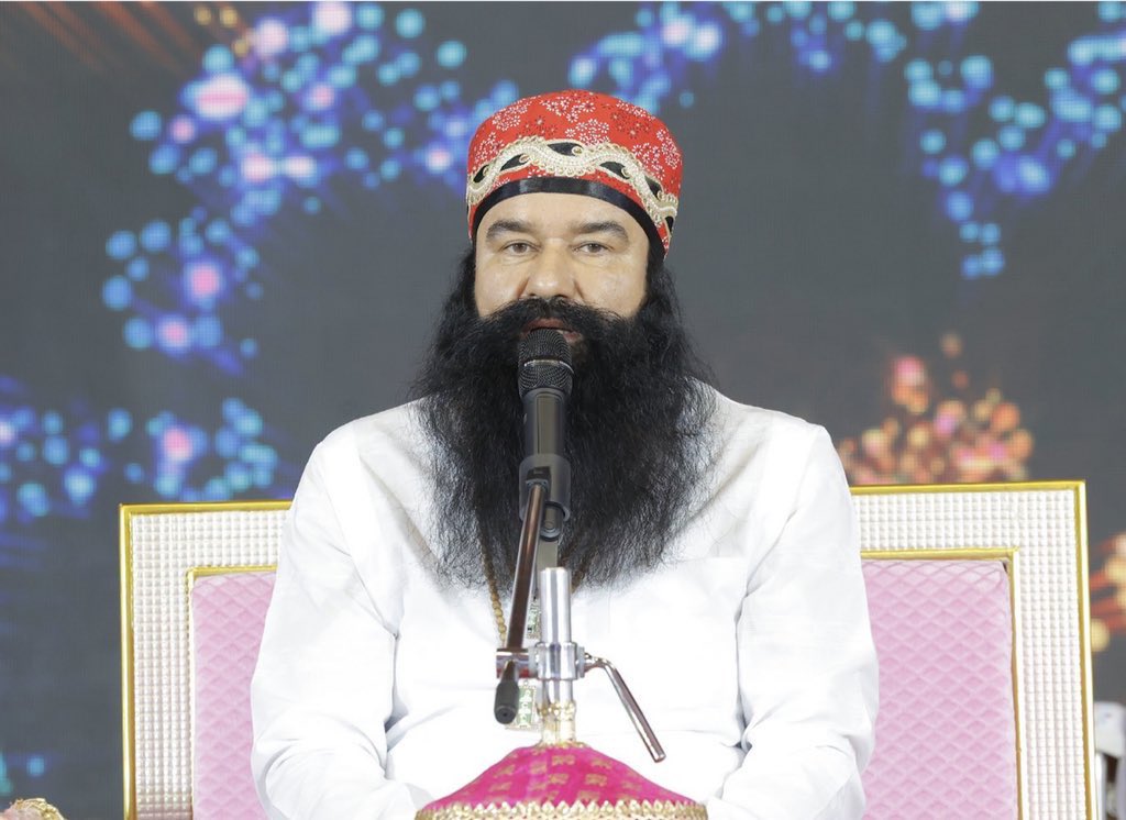 KanikaInGrace's tweet photo. Change doesn’t come overnight, it starts with small habits 💫
Grateful for the #LifeChangingTips that remind us to stay disciplined, think positive, and serve others. Saint Gurmeet Ram Rahim Ji shows that real transformation begins within 🙏 https://t.co/hbmHXA766U