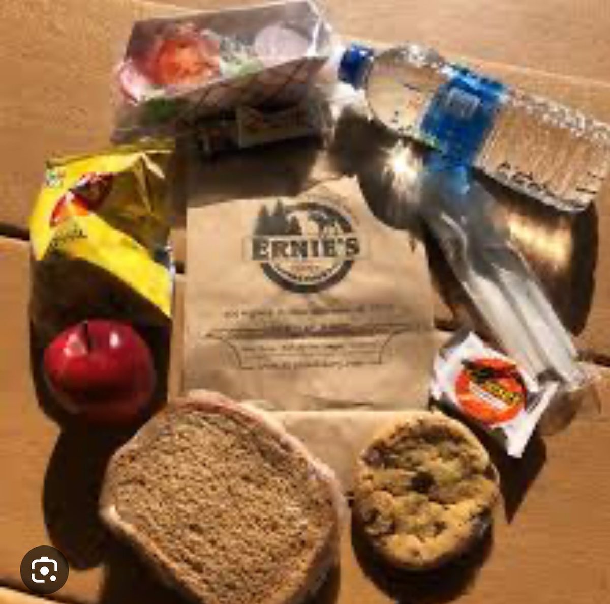 DestYellowstone's tweet image. The weather today was not great for "National Picnic Day", but it was still a great day to grab a boxed from a West Yellowstone, Montana eatery.

📷: Ernie's West Yellowstone

#NationalPicnicDay #PicnicDay #Picnic #BoxedLunch #Lunch