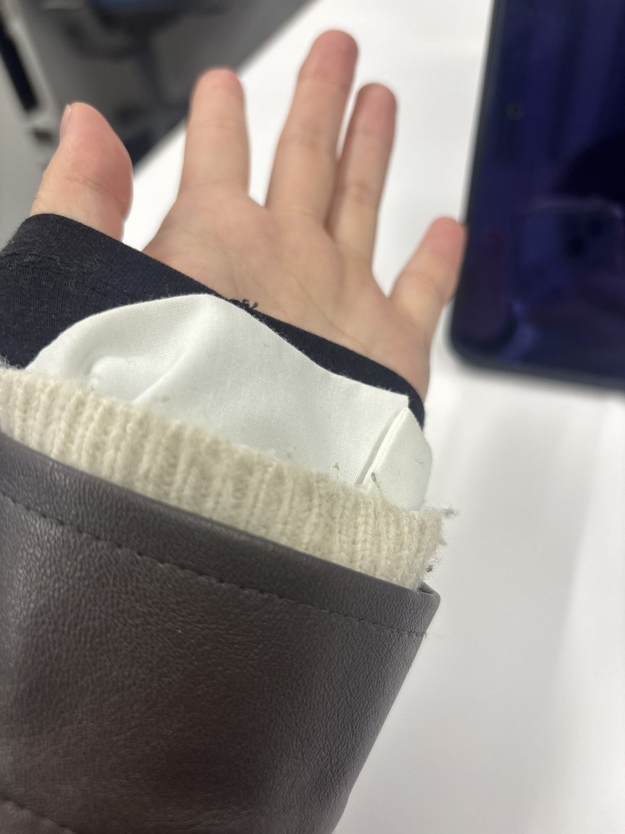 こんなに着てるのに本当に寒すぎてやばい。