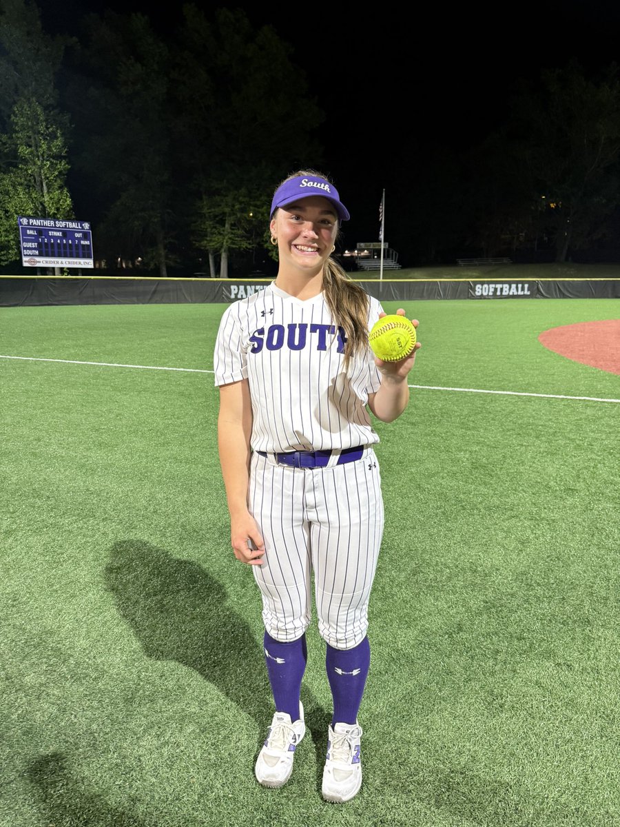 BSouthSoftball's tweet photo. Another game…another HOME RUN for Molly Adams! Her bat is on FIRE. 💣🔥💪 https://t.co/sgoGIGEE7T