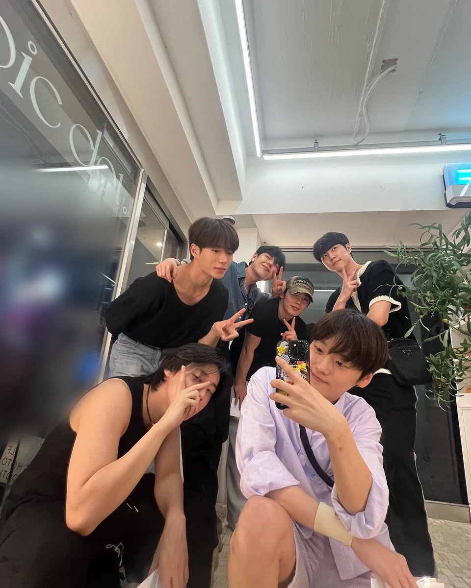 _kingod's tweet photo. 이 위아이 단사 ㅈㅉ 조음
다 각자 바이브 다른 것도 너무 좋고
용하가 이만큼이나 웃김 https://t.co/hOyZUfGfn3