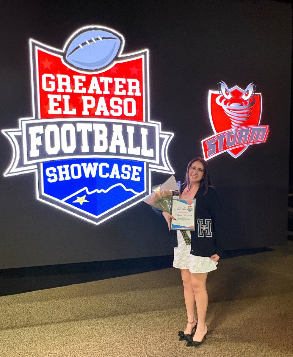 EmmaAveytia's tweet photo. Congrats to Alyssa Herrera on being a recipient of the @915Showcase Scholarship! A four-year cheerleader, who also excels in academics &amp; the arts. Your hard work and dedication have paid off. I am proud of you! 🎀🖤 https://t.co/O4ZvDd3HR7