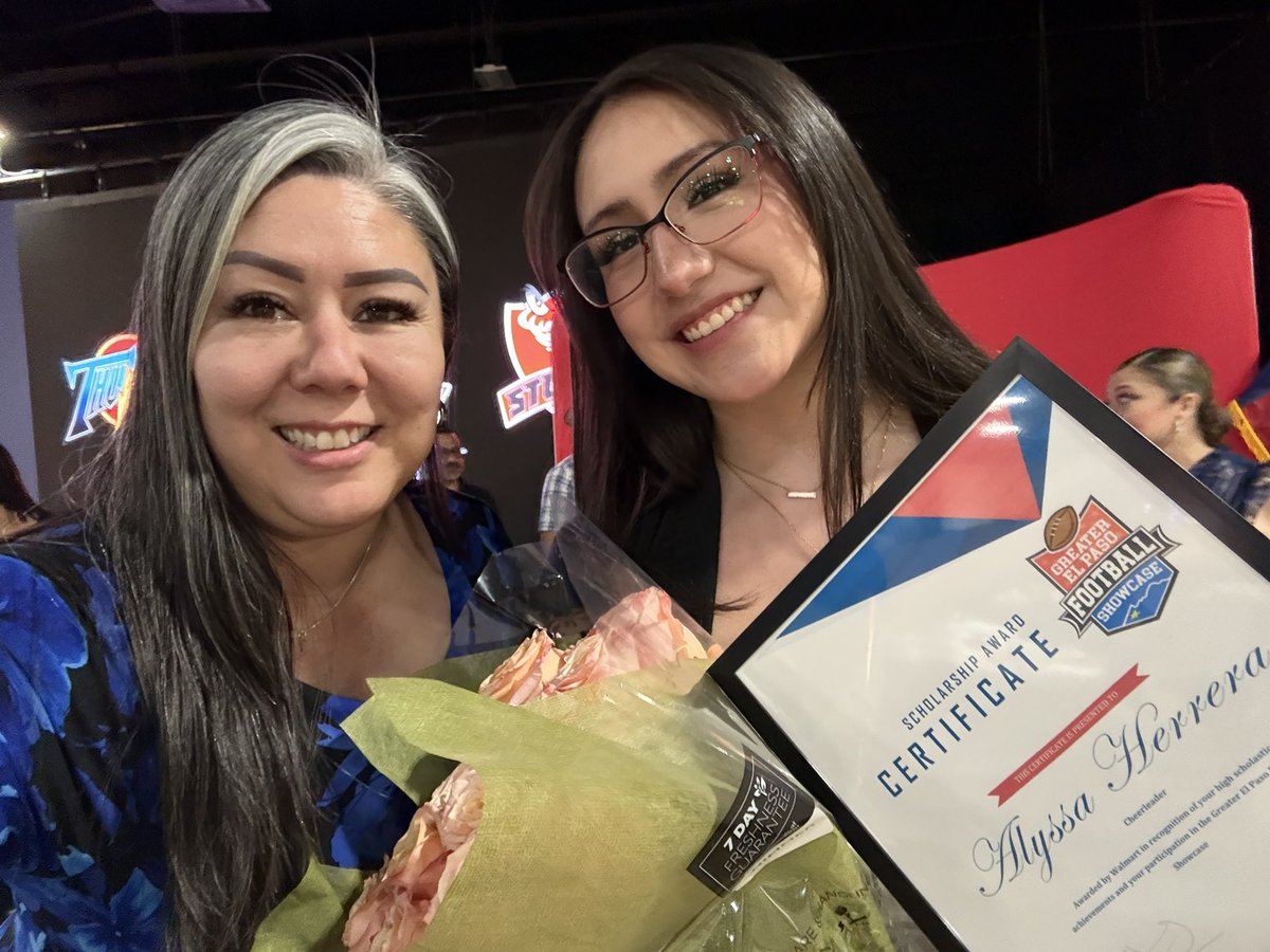 EmmaAveytia's tweet photo. Congrats to Alyssa Herrera on being a recipient of the @915Showcase Scholarship! A four-year cheerleader, who also excels in academics &amp; the arts. Your hard work and dedication have paid off. I am proud of you! 🎀🖤 https://t.co/O4ZvDd3HR7