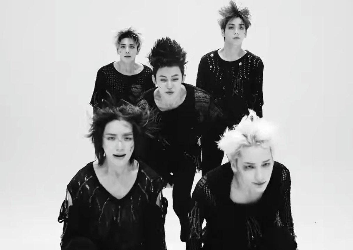 上下点 tweet media