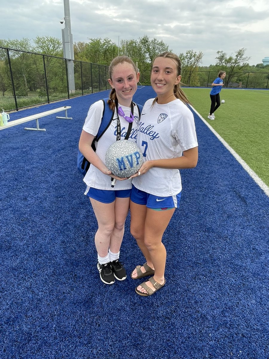 GV_Soccer's tweet photo. Valley-0
South-1

A super competitive game against a great district opponent. Proud of the girls work ethic and drive. Women of the match goes to our center backs Aubrie Henson and Avery Stumpenhaus for their leadership and strength in the back. https://t.co/dpQ6bv0ip3