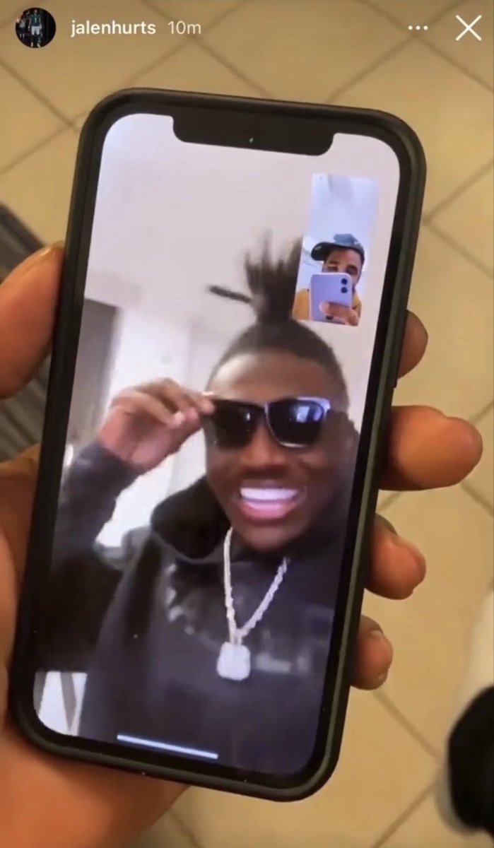 i don't even like sports, actually. tweet media