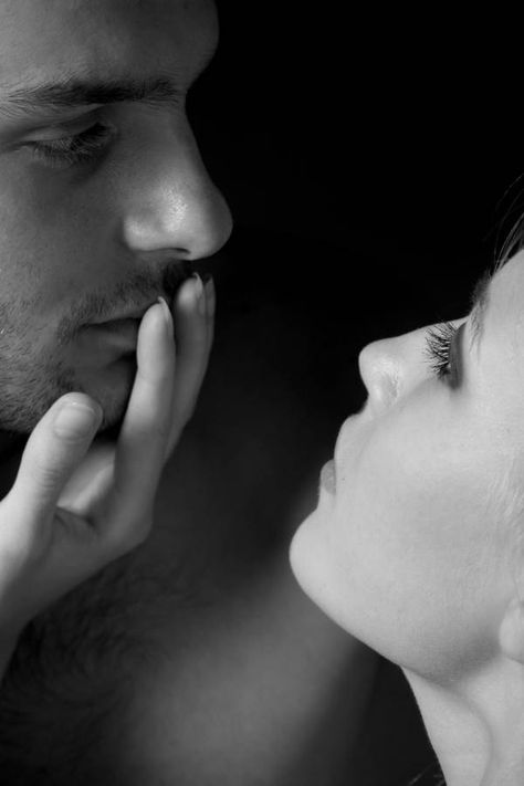 CultivandoVerso's tweet photo. Cuando la distancia es inevitable los poetas hacen
el amor con versos. ✍️🥹
@CirceCSM https://t.co/sT0Zc7mnTQ