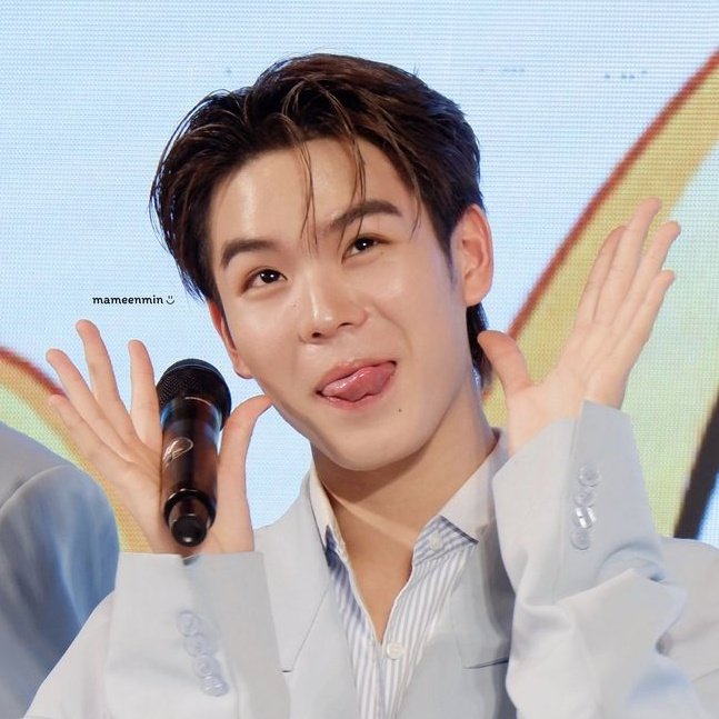 𝐦𝐨𝐳𝐚🥂 tweet media